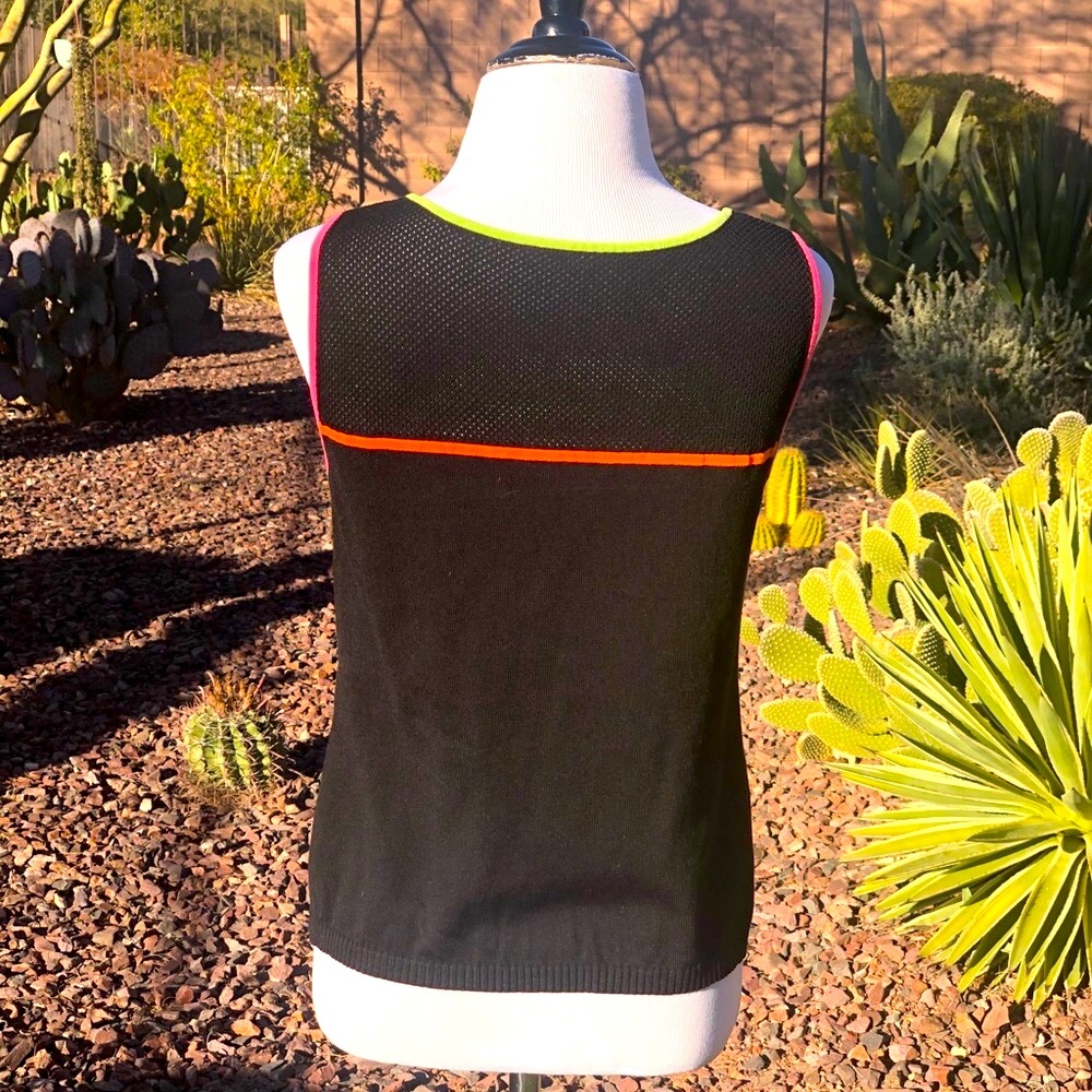ESCADA DESIGNER KNIT SLEEVES TANK TOP WITH DECALS ON FRONT - Picture 3 of 3